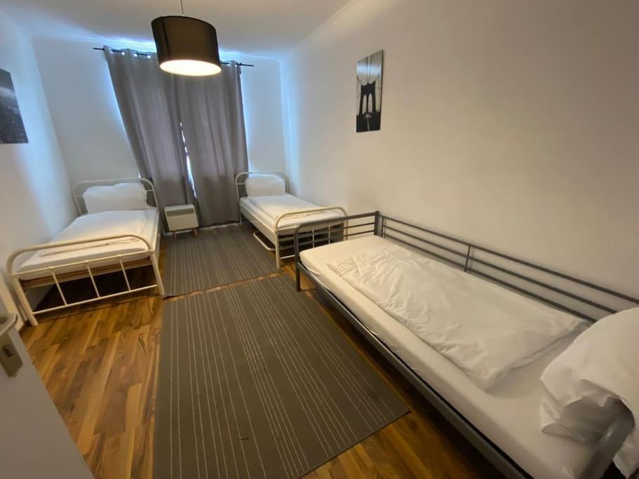 Apartment City Sued- 5 Zimmer_15 Personen _ Komplett_Eingerichtet Hamburg Exterior foto