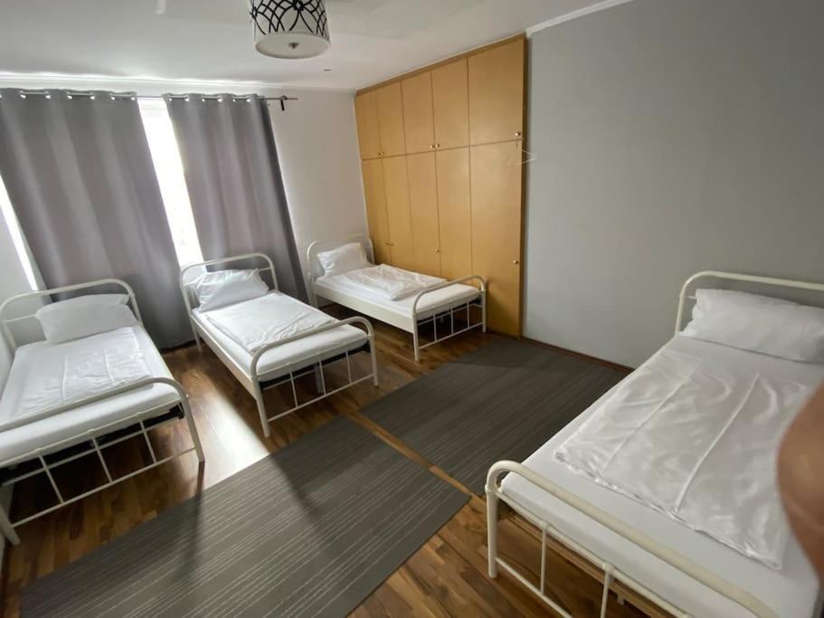 Apartment City Sued- 5 Zimmer_15 Personen _ Komplett_Eingerichtet Hamburg Exterior foto